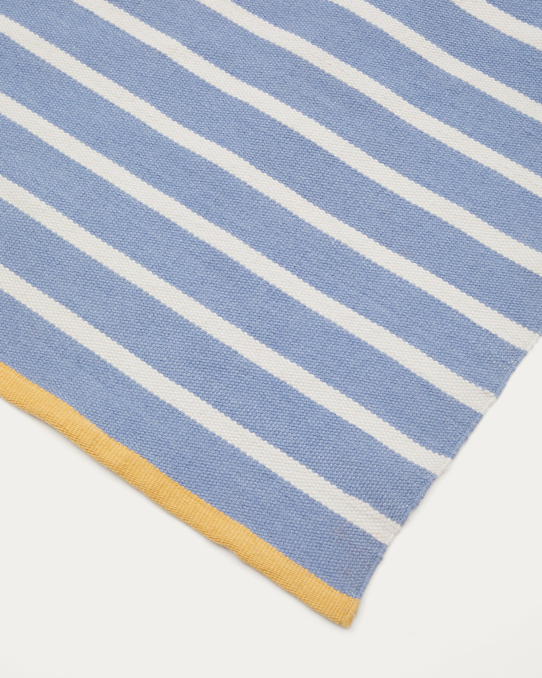 Mendia kék és fehér csíkos szőnyeg 100% PET 160 x 230 cm