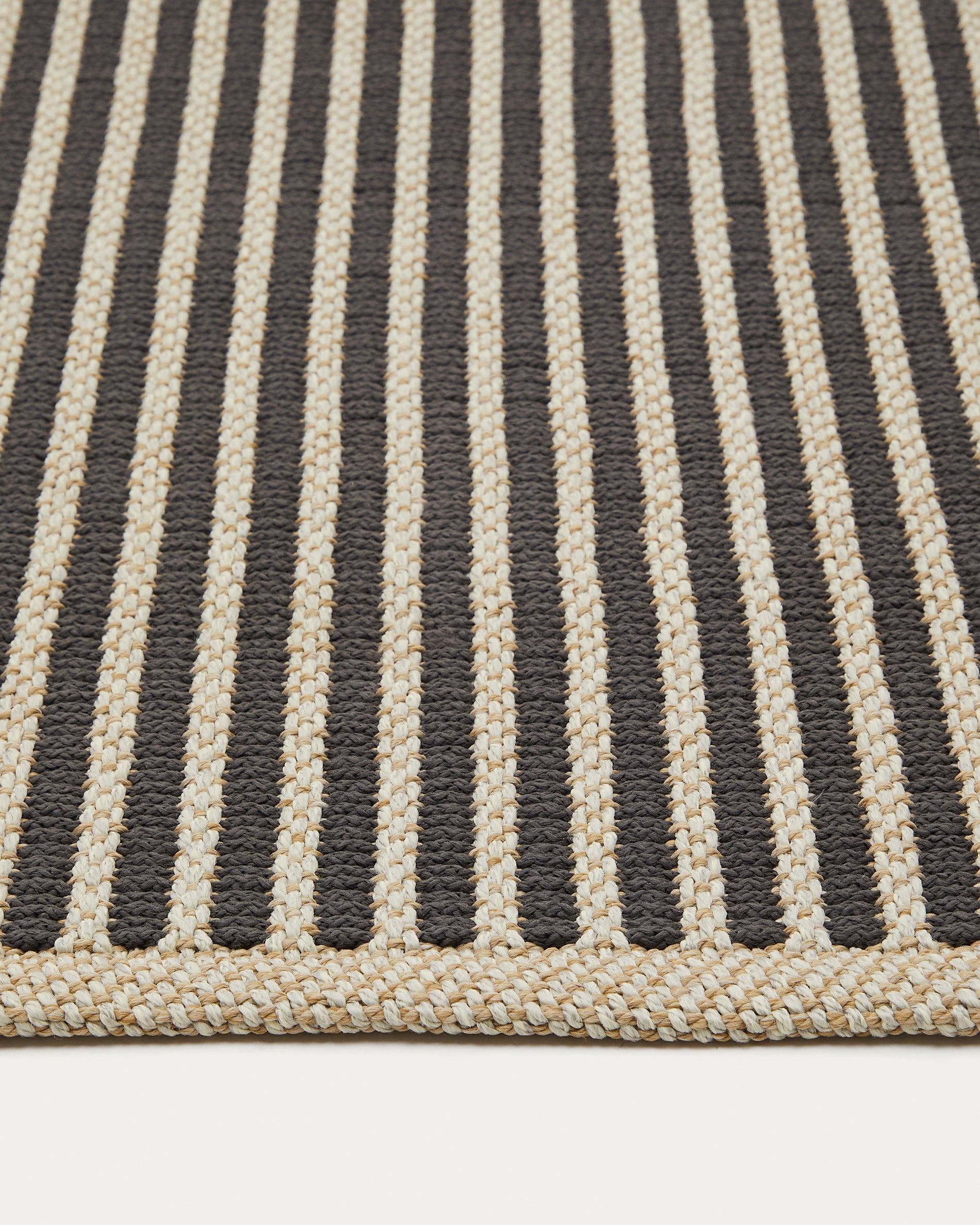 Satanca beige and black striped carpet made of synthetic fibers, 160 x 230 cm