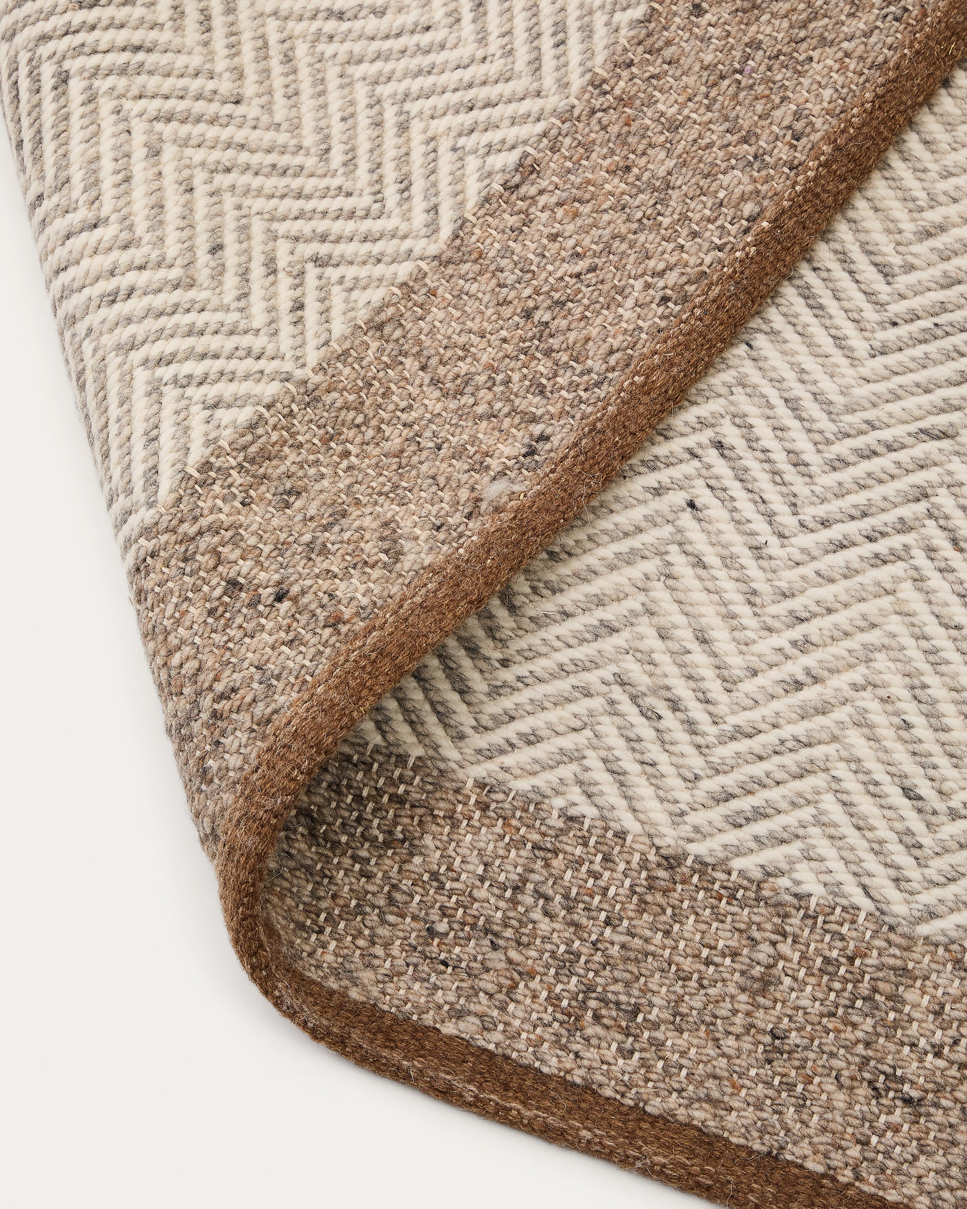 Nifelia beige wool jacquard rug, 200 x 300 cm - Detail