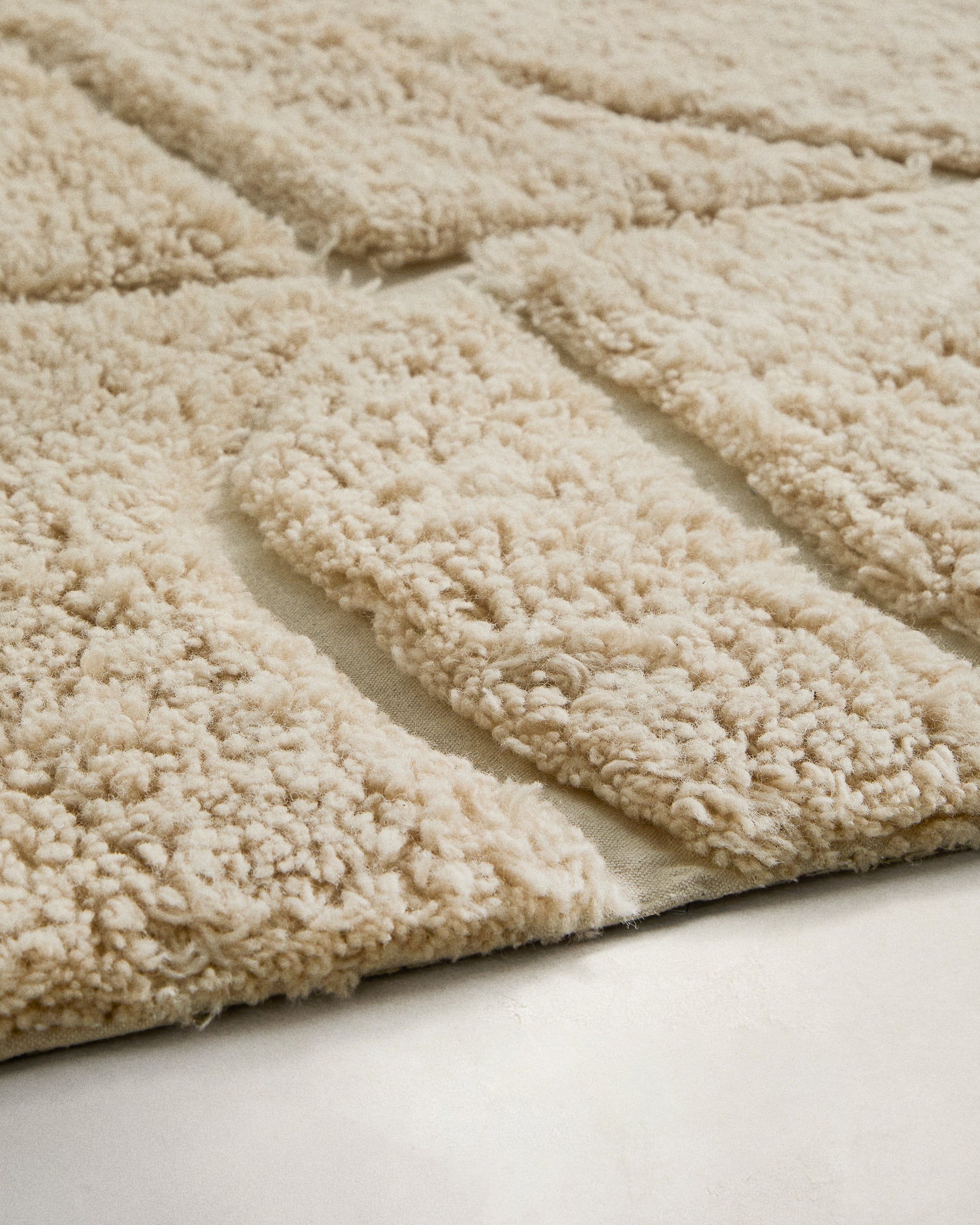 Nak ecru wool jacquard rug, 200 x 300 cm - Detail