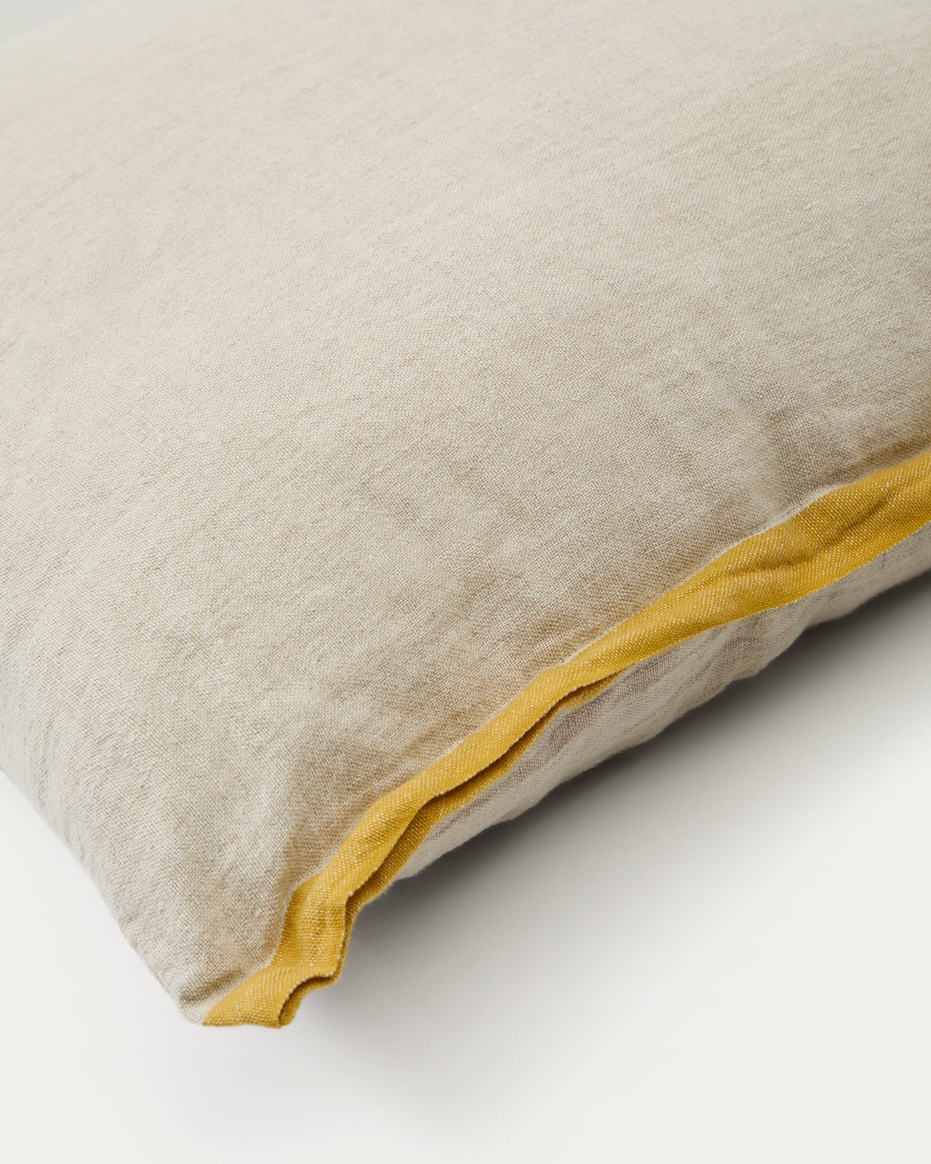 Suerta beige and mustard cushion cover, 100% linen, 50 x 50 cm - Detail