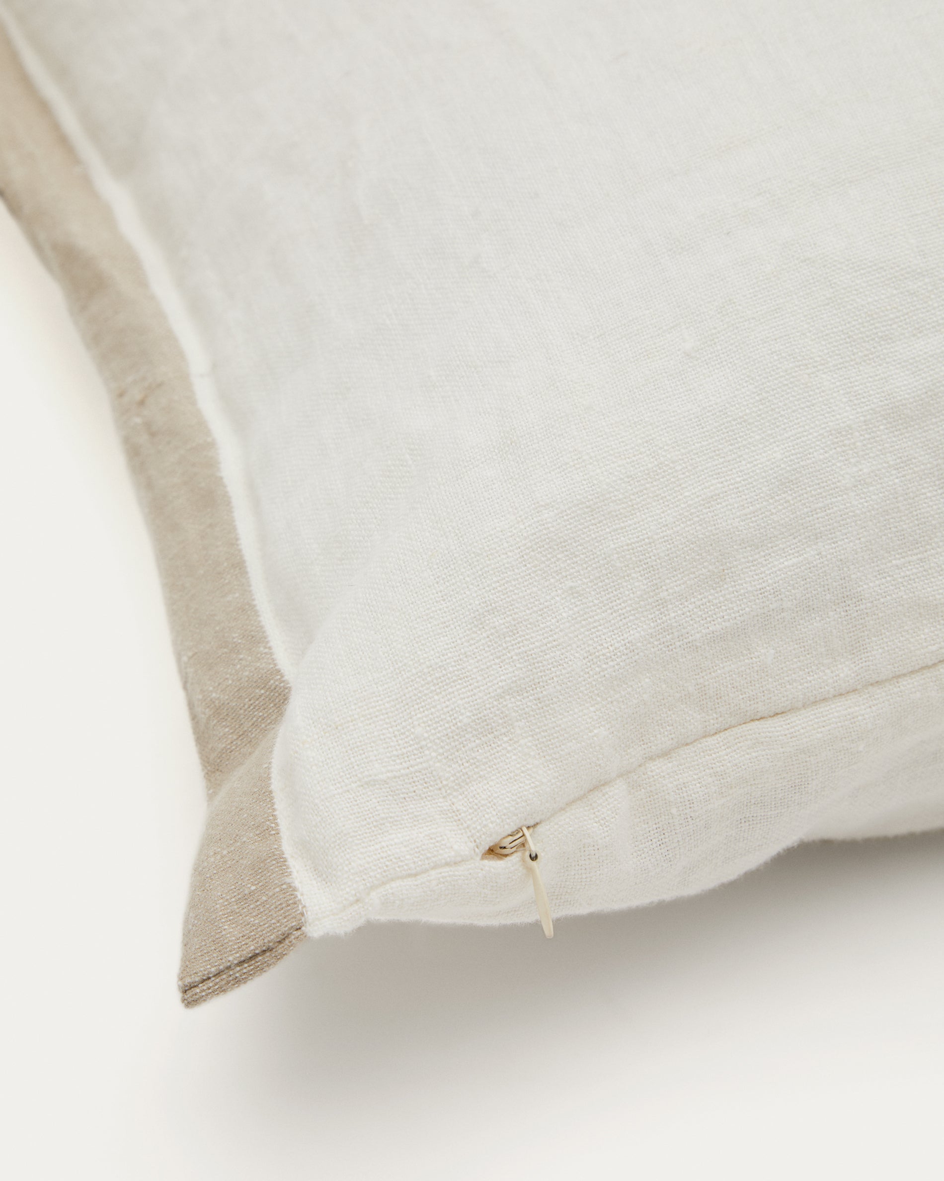 Suerta white and beige cushion cover, 100% linen, 50 x 50 cm - Detail