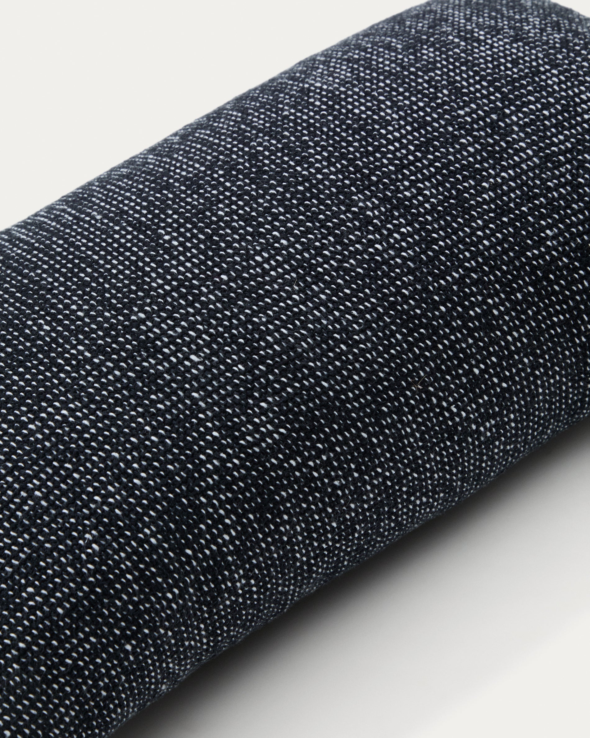 Tapla black, cotton blend cushion cover, 30 x 50 cm - Detail