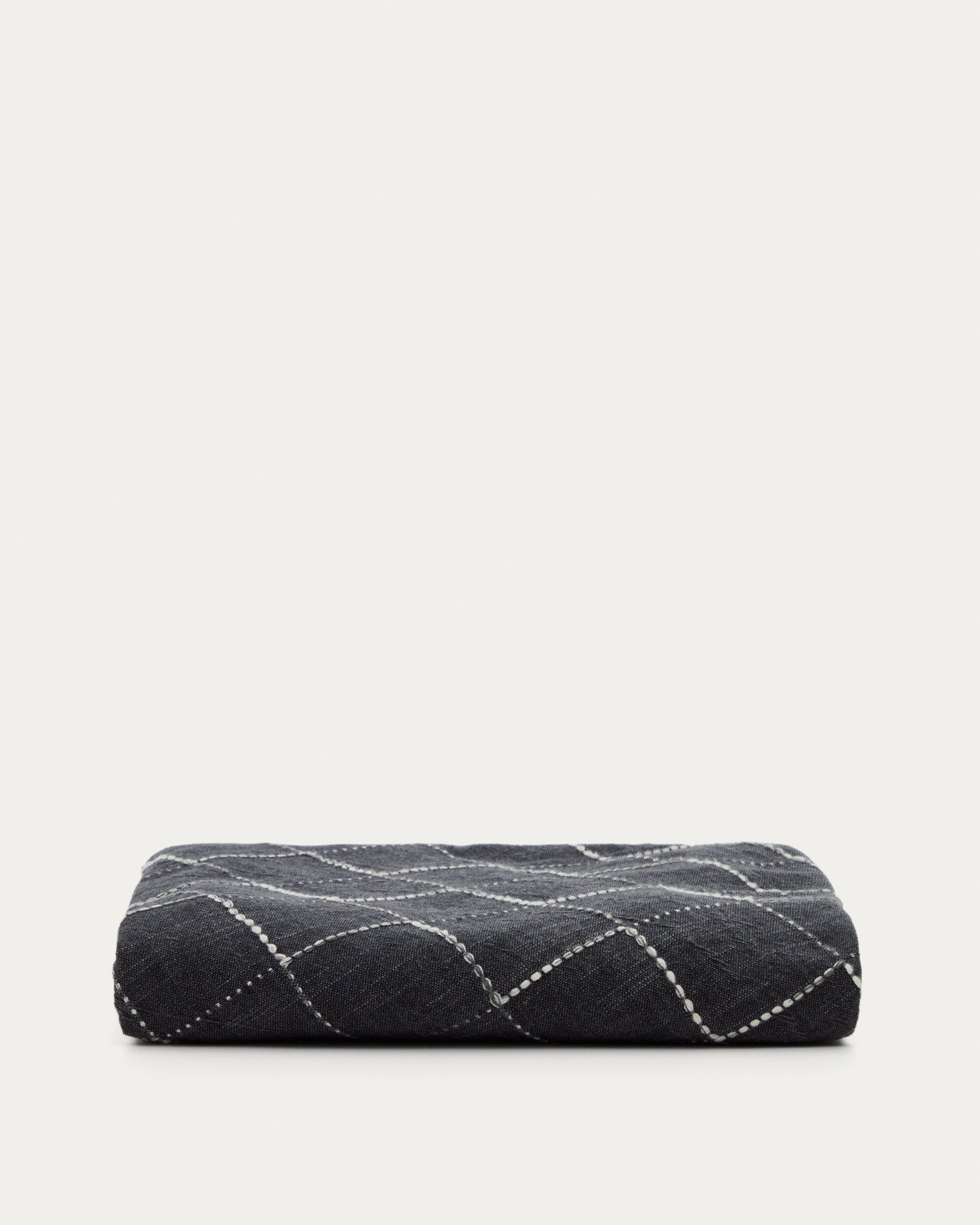 Ersen round black 100% cotton tablecloth, Ø170 cm - Product View