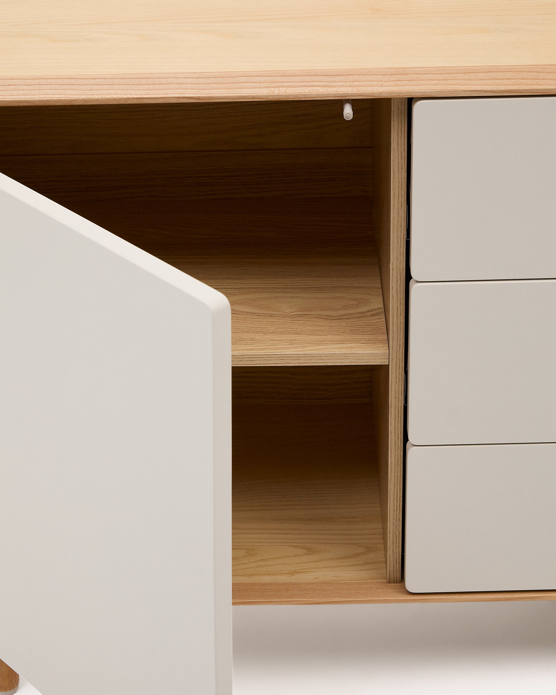 Anielle solid ash & ash veneer sideboard with 1 door and 3 drawers, 150 x 78 cm - Detail