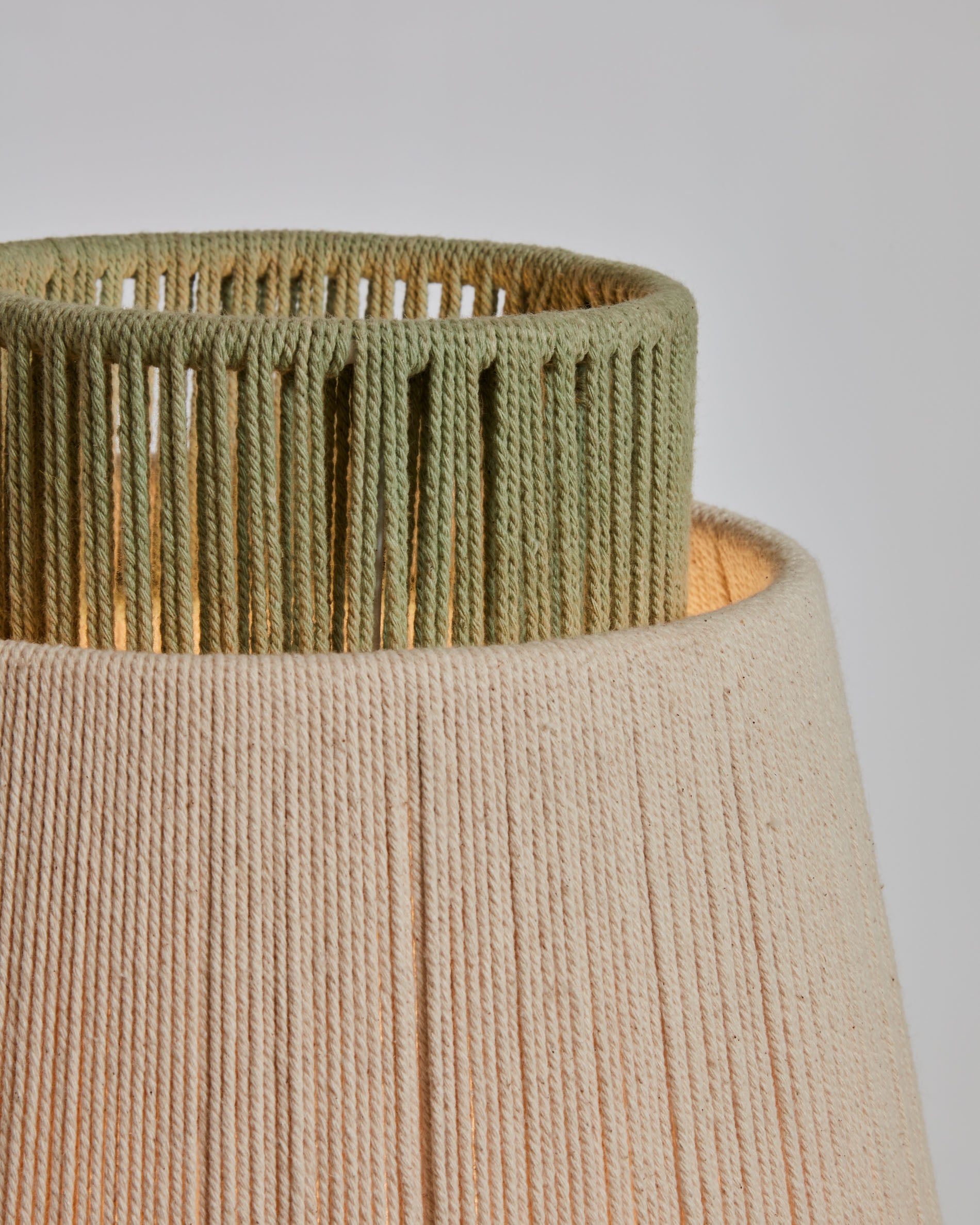 Yuvia cotton floor lamp with a beige and blue finish - Detail