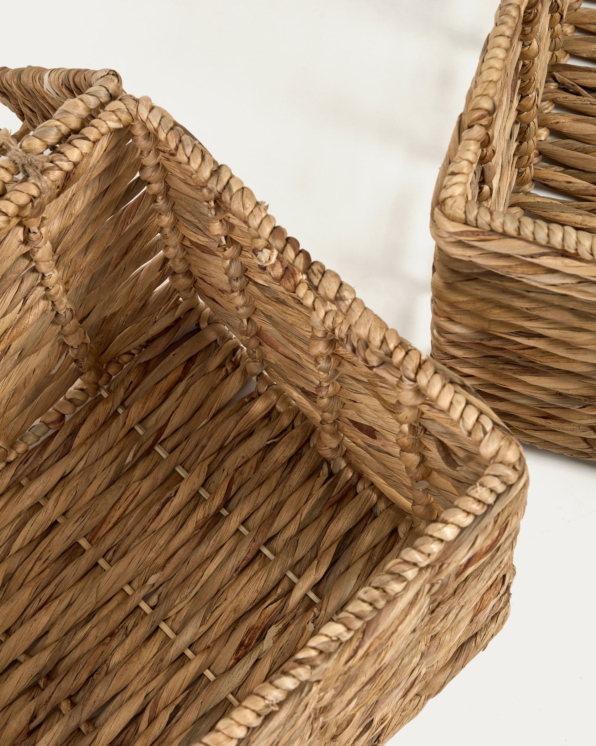 Xuliana set of 2 natural fibre trunks, with a natural finish - Detail