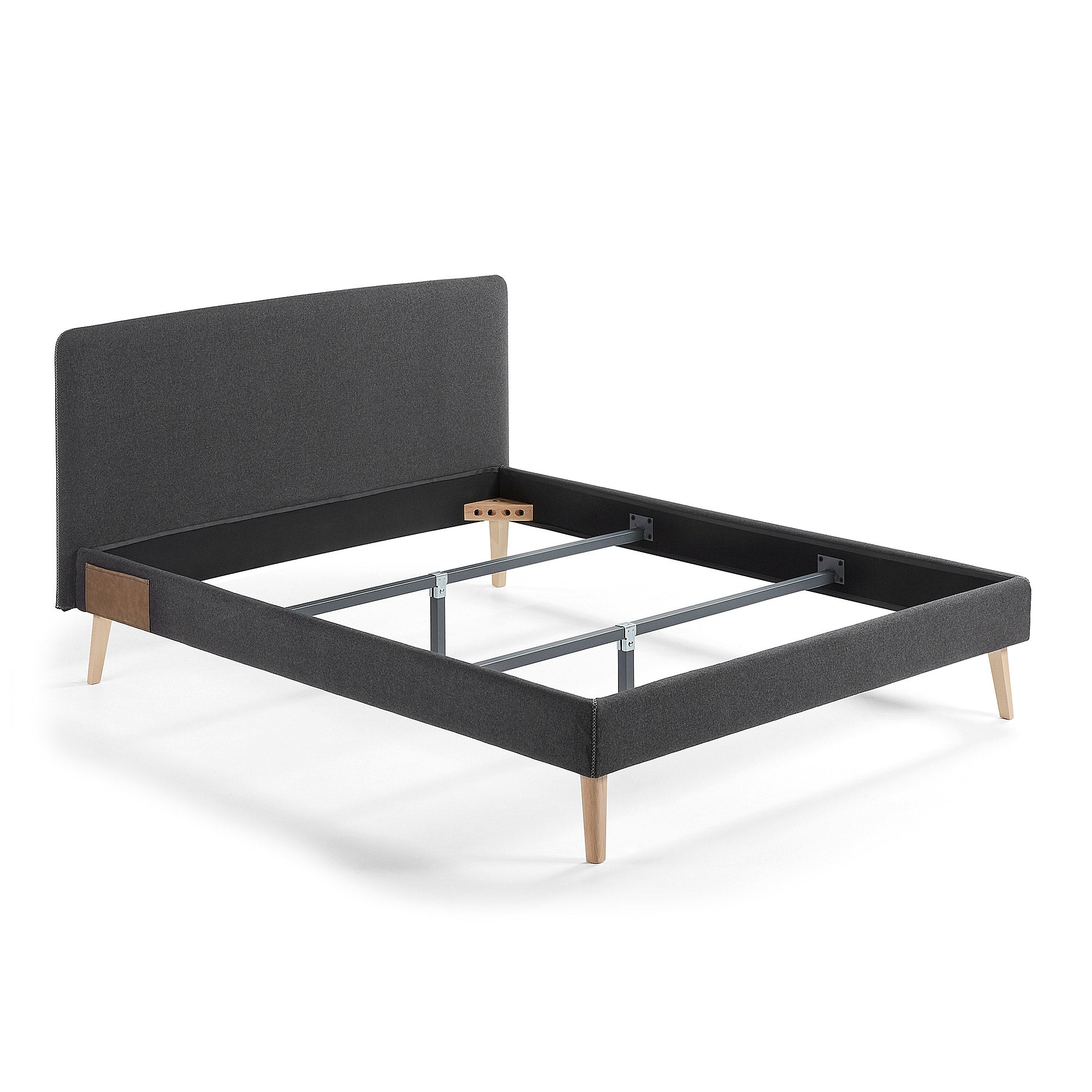 Dyla ágy levehető huzattal, fekete színben, tömör bükkfa lábakkal, 150 x 190 cm-es matrachoz