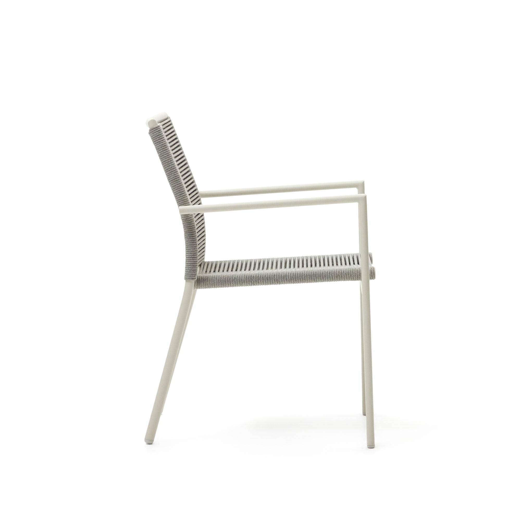 Culip alumíniumból és zsinórból készült, egymásba rakható kültéri szék fehér színben